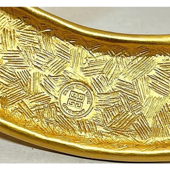 Vintage Givenchy Gold Collar Necklace - Picture 4 of 4